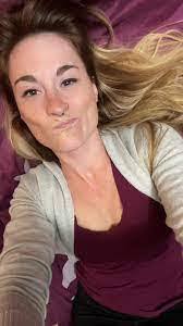 Amanda Redinger's Instagram, Twitter & Facebook