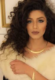 כל מה שיפה. כל מה שמיוחד. כל מה שנוצץ. Nadia Gold