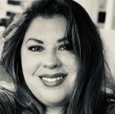 Heather Strausbaugh's Instagram, Twitter & Facebook