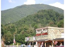 5 Kid Friendly Places To Visit In Western North Carolina Smoky Mountains Vacation Mountain Vacations Places To Visit