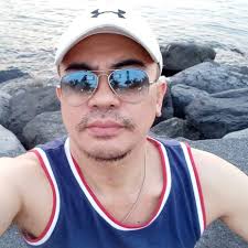 Dapat siguro hindi na isinapubliko ni Sec Larry Gadon na bobotohan nya sina  Kiko, Bam at Bong Go. He's a cabinet member who must support the candidates  of PBBM, the Alyansa senatorial