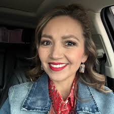 Let do a GIVEAWAY!! Winner gets 2 shirts and a little back to school swag.  Entering is simple drop you local school mascot in the comments and tag a  friend! Winner will