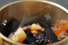 Myrrhe Uraltes Heilmittel Zum Rauchern Fur Salben Und Als Tinktur Richtig Rauchern Rauchern Heilpflanzen