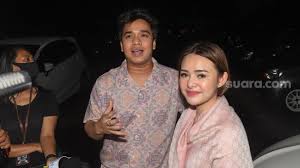 Joanna alexandra mengumumkan kondisi terbaru suaminya. Artis Pacari Billy Syahputra Amanda Manopo Blak Blakan Soal Pindah Agama