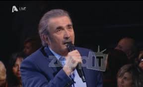 Τώρα ο μήτσος, η ελενίτσα. Sygkinh8hke O Lakhs Lazopoylos Otan Anafer8hke Sth Mhtera Toy Zappit