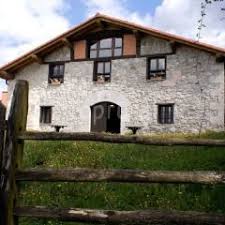 Disfruta con tu familia, amigos o pareja en una de nuestras acogedoras casas rurales equipadas al 100%. Iribesenea Casas Rurales Alquiler Integro Lekunberri Lekunberri Navarra Espana Casas Rurales Casas Imagenes De Casas