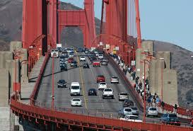 Un Dia Como Hoy 5 De Enero En 1933 Empezaron A Construir El Puente Emblematico The Golden Gate En San Francisco Ee Uu Landmarks Times Square Oakland