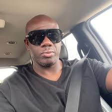 JD Hutton (@JDHuttonMusic)