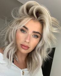 White Blonde With Dark Roots Love In 2020 Blonde Hair With Roots Blonde Hair Looks Blonde Hair Girl