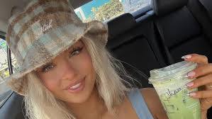 Miranda Whitney's Instagram, Twitter & Facebook