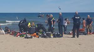 Located along lake shore boulevard at the foot of woodbine avenue, it is next to ashbridge's bay. Boy 16 Dies After Being Rescued At Woodbine Beach Cbc News