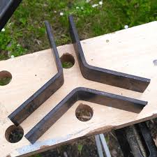 Brandenburger industrietag stehlampe dreibein holz selber bauen. Dreibein Aus Holz Bauen Fuer Flaschenzug Bierpong Holz Tisch Bauen