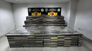 Adana'da 50 bin paket kaçak sigara ele geçirildi - Yeşil Afşin Gazetesi