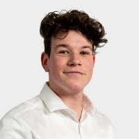 Alexander Pelzer's Instagram, Twitter & Facebook