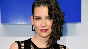 Evangeline Lilly shares photos of injuries after beach blackout incident