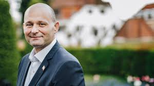 Poul schlüter on wn network delivers the latest videos and editable pages for news & events, including entertainment, music, sports, science and more, sign up and share your playlists. 13 Konservative Forslag Til At Styrke Dansk Eksport Det Konservative Folkeparti