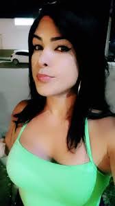 Evelyn Kate's Instagram, Twitter & Facebook