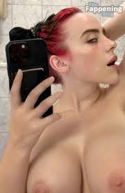 Billie Eilish Nude (5 Fake Photos) | TheFappening