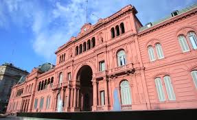 El Gobierno prorrogó la suspensión de contrataciones en el sector público y fijó excepciones