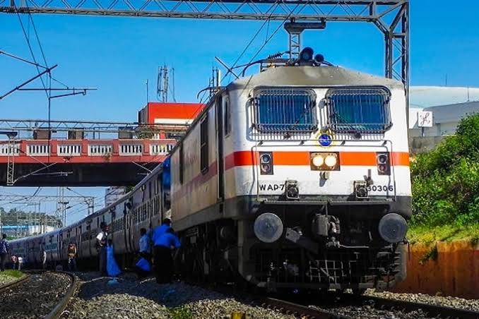 Indian Railways To Not Allow Charging Of Electronic Devices Onboard Between 11  PM And 5 AM To Avoid Fire Accidents