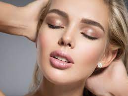(source pourfemme.it) the smokey eye trend itself began to boom in the 1920s among the egyptians. Best Eyeshadow Palette For Blue Eyes And Blonde Hair