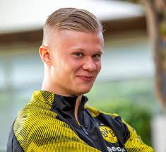 LA PRIMERA FUTBOLISTA TRANS...