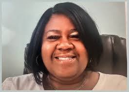 Deborah Armfield's Instagram, Twitter & Facebook