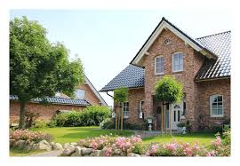 Mein Metis Kapitanshaus Nordischer Hausstil Mit Dem Stilpragenden Dritten Giebel Und Liebevollen Details Erhalt Ihr Einfamilien Haus Bauen Haus Einfamilienhaus