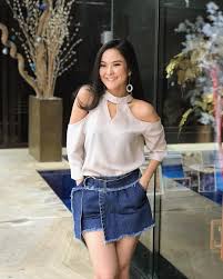 Jangan lupa like, share, dan subscribe channel kita: Gabriella Larasati Biodata Profil Fakta Agama Umur Karir Dailysia