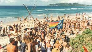 Record' numbers flock to nude beach | Daily Telegraph