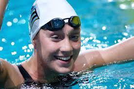 Simmonds Posts World's Number One Time in the 200 Backstroke