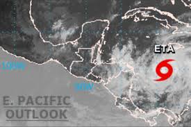 Mientras tanto los funcionarios de atención de emergencia de guatemala han urgido a los residentes en el norte del país de evacuar de forma voluntaria los refugios temporales. Centroamerica Tormenta Tropical Eta Podria Volverse Huracan