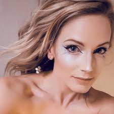 Robyn Marie (@robynmariemusic) • Instagram photos and videos