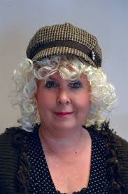 Lisa Bernhardt's Instagram, Twitter & Facebook