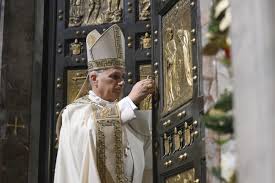 Pope Leo XIV closes St. Peter's Holy Door, concluding Jubilee of Hope |  Catholic News Agency