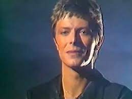 David bowie told q magazine's 1001 best songs ever: David Bowie News Auf Twitter David Bowie Heroes Previously Unreleased Video Heroes 1977 Video Of The Day Https T Co Zvayt2phmm
