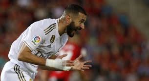 Karim benzema wife karim benzema ig karim benzema timnas karim benzema lyon karim benzema agama karim. Benzema Siap Teken Kontrak Baru Di Real Madrid
