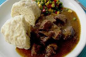 Rindergulasch Im Romertopf Von Chrsindt Chefkoch Rindergulasch Gulasch Rezepte