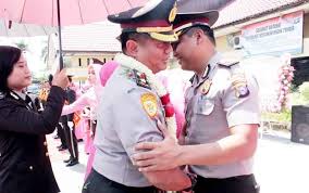 Setelah rasa perih akibat dikhitan aku mendapatkan imbalannya, yakni burungku semakin gagah dan membesar. Akbp Hendra Wirawan Dianggap Sangat Dekat Dengan Masyarakat Tnsatu Institute