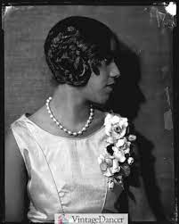The length of the hair was about five or six inches to be able to reach the crown of the the classic wavy hairstyle was applied by dividing the hair into sides directly in the center or may be slightly off center. 1920s Hairstyles History Long Hair To Bobbed Hair