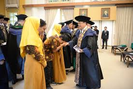 Jump diterbitkan oleh jurusan administrasi pendidikan fakultas ilmu pendidikan (fip) universitas negeri yogyakarta (uny) dan ikatan sarjana manajemen pendidikan indonesia (ismapi). Uny Yogyakarta On Twitter Pengukuhan Guru Besar Prof Dr Lantip Diat Prasojo M Pd Guru Besar Dalam Bidang Ilmu Manajemen Pendidikan Pada Fakultas Ilmu Pendidikan Universitas Negeri Yogyakarta Di Ruang Sidang Utama Rektorat