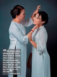 16 tuổi, phương mỹ chi đã biết điệu đà lên đồ gợi cảm đi hát. PhÆ°Æ¡ng Má»¹ Chi Dá»‹u Dang Ao Dai Láº§n Ä'áº§u Chá»¥p áº£nh Cung Máº¹ Nhan Dá»‹p Vu Lan