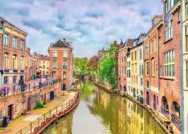The cheapest and easiest option, utrecht city centre is small enough so that the majority of visitors can quite easily get around on foot. Visit Utrecht On A Trip To The Netherlands Audley Travel