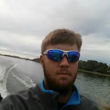 What are good fishing spots and bait recommendations for a beginner in  freshwater fishing in Tennessee?