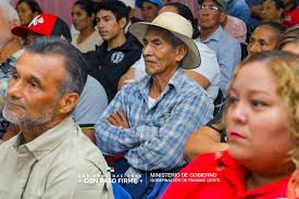 La gobernadora Marylin Vallarino y el Honorable alcalde Ket Yau  participaron, por invitación de la Ing. Ruby Hidalgo, directora provincial  del MIDA, en el acto de clausura del curso sobre agricultura orgánica