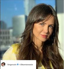She was born in warsaw.rusin graduated italian studies at warsaw university.she began her career working for tvp (polish national television) as a program announcer. Kinga Rusin Stylizacja