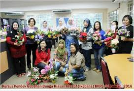 Bagi tujuan memudahkan para peserta menghadiri kursus yang dipohon, kolej komuniti bandar penawar mengambil langkah positif untuk melaksanakan kursus pendek samada di kolej. Pin On Kelas Gubahan Bungaku