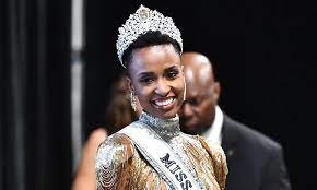 Andrea meza ya acaparaba los reflectores tras ganar el concurso mexicana universal 2020, pero su nombre cobró fuerza luego de su increíble pasarela del pasado jueves durante un. Asi Recibieron En Sudafrica A La Actual Miss Universo Zozibini Tunzi Video Lapatilla Com