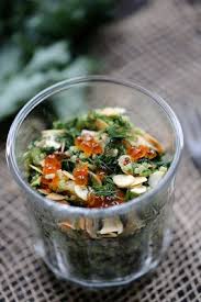 Salade De Quinoa Au Chou Kale Avocat Saumon Fume Amandes Chou Kale Recette Chou Kale Salade