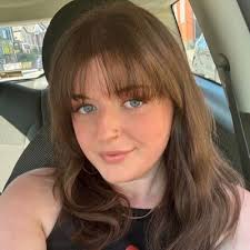 Lefty Lucy (@lucymarsbar)